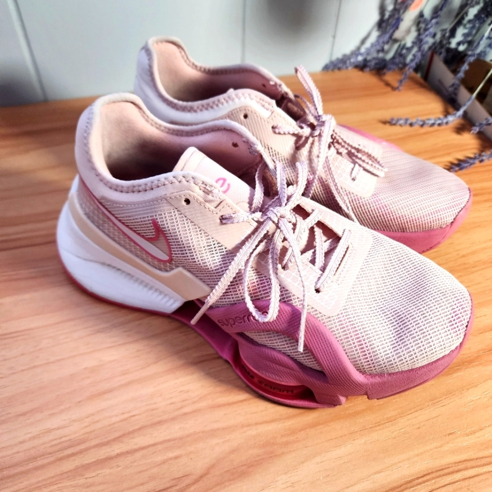 Nike Superrep Women's Pink Athletic Shoes Size 6